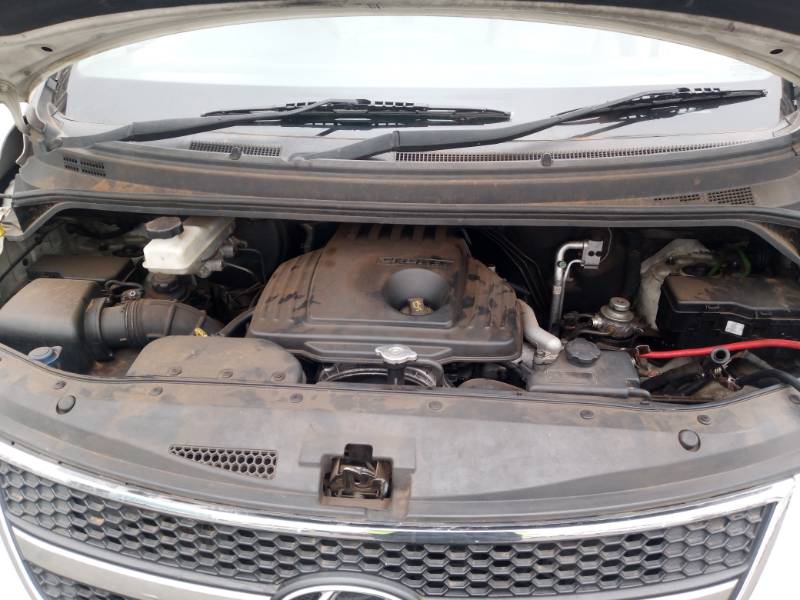 2010 HYUNDAI H-1 2.5 CRDI (VGT) WAGON A/T